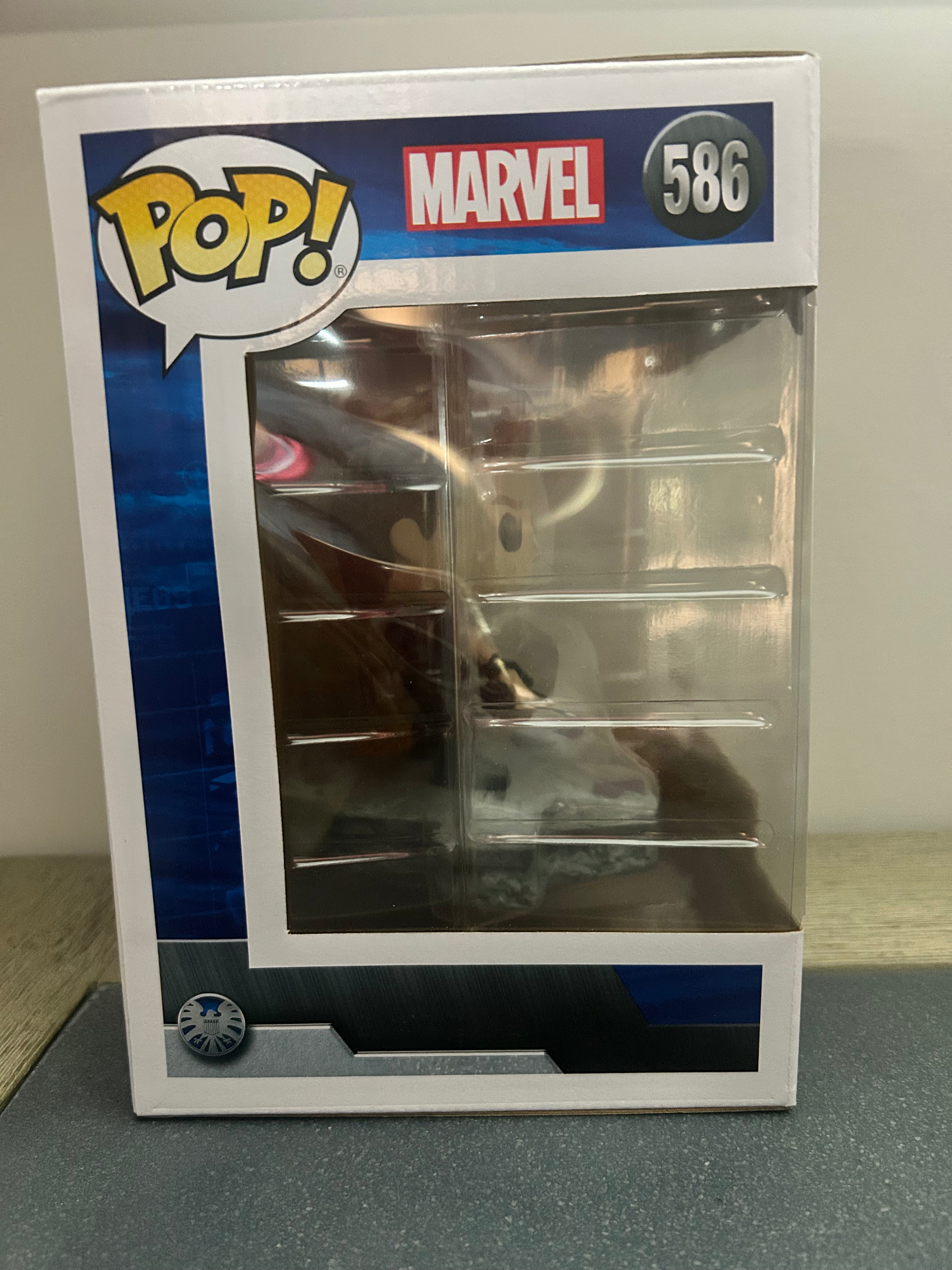 Funko Pop! Deluxe Hawkeye Avengers Assemble Amazon Exclusive #586 Vinyl Figure