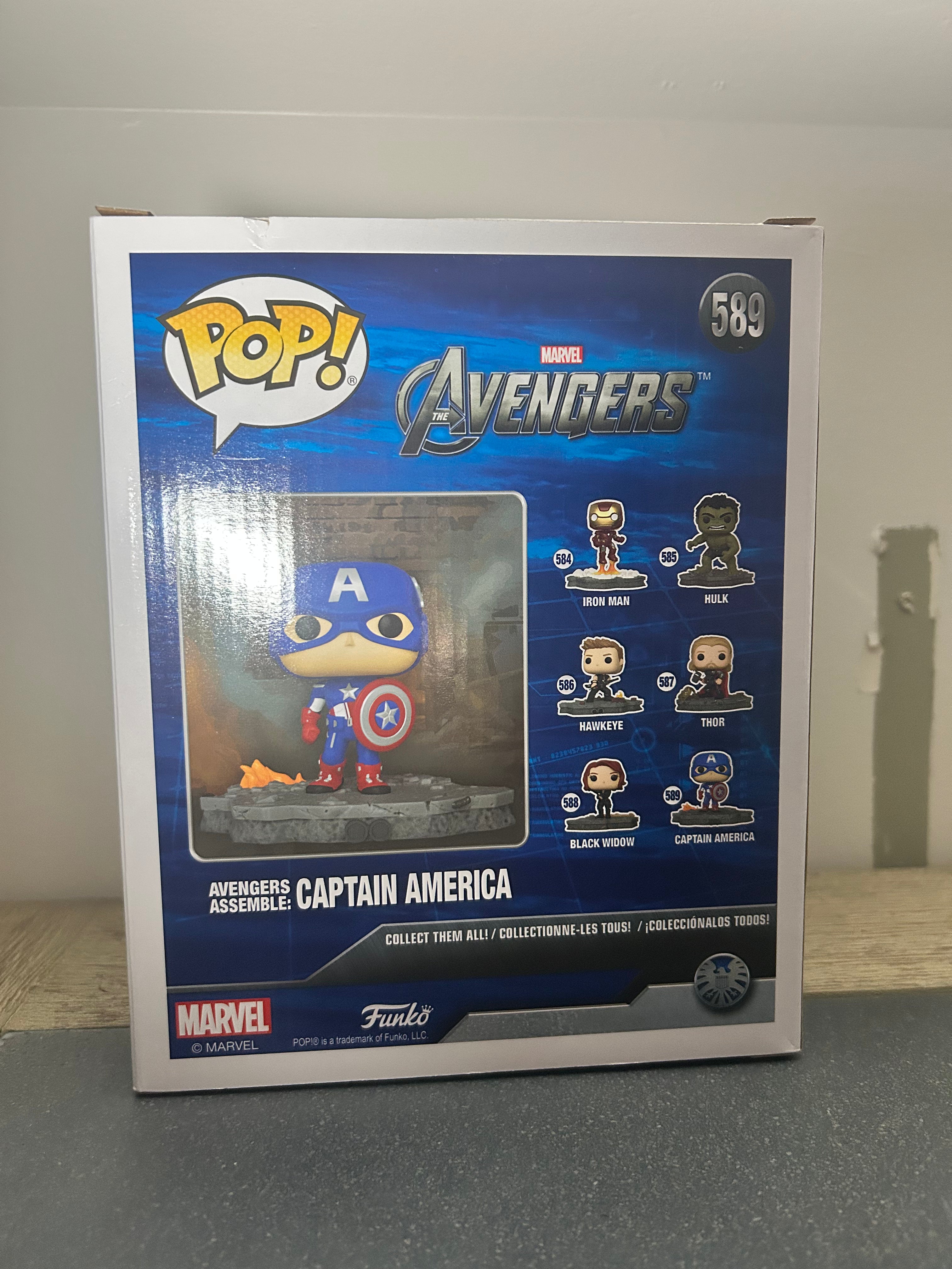 Funko Pop! Deluxe Avengers Assemble Captain America Amazon Exclusive #589