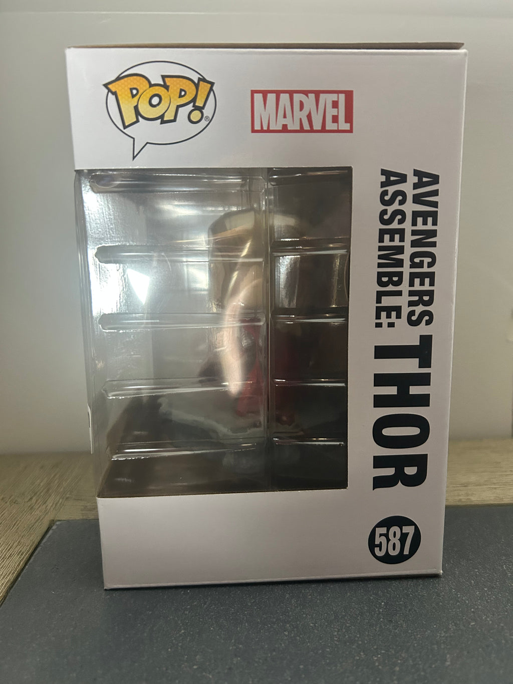 Funko POP! Deluxe Marvel: Avengers Assemble Series - Thor #587 Amazon Exclusive
