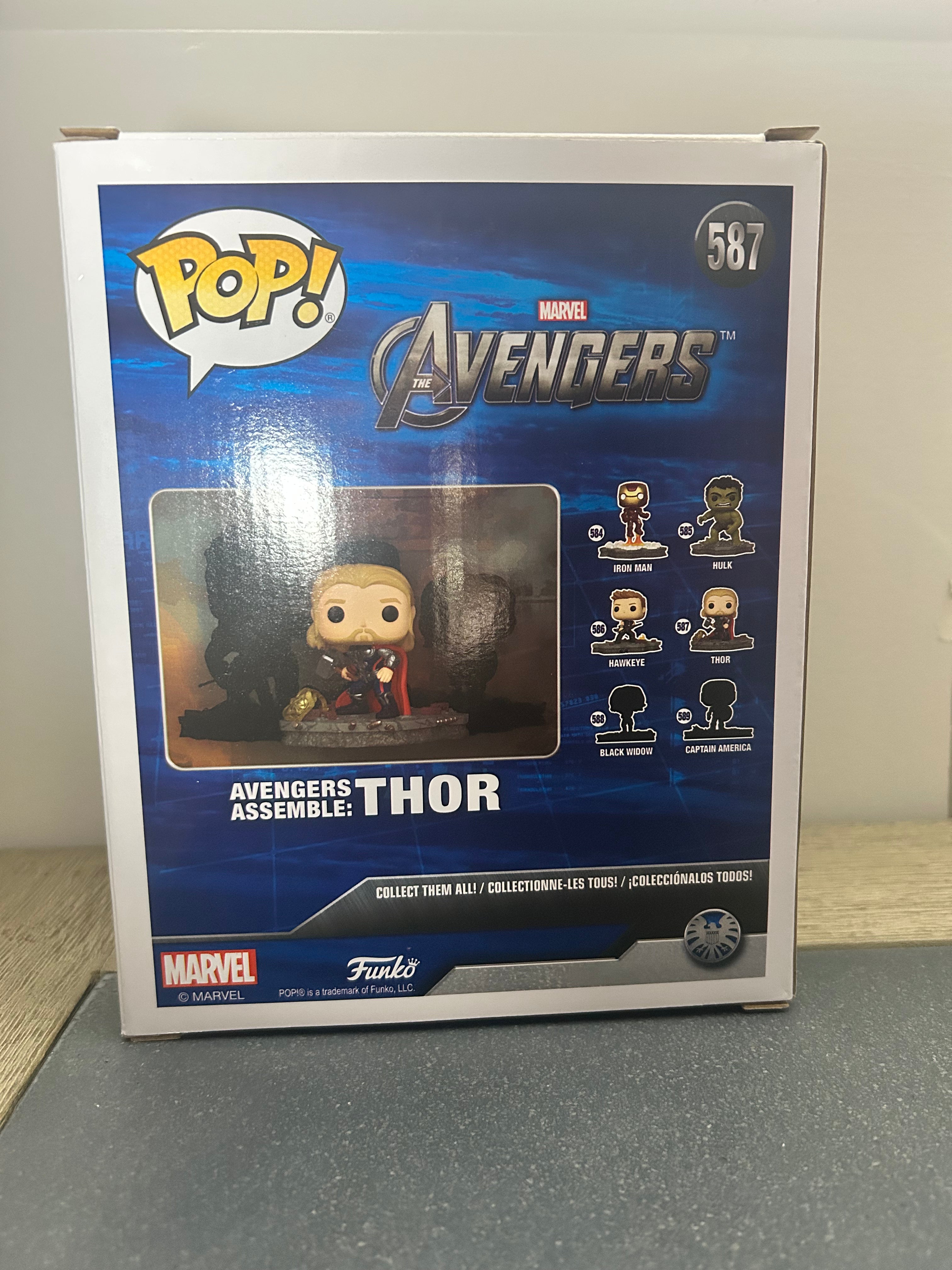 Funko POP! Deluxe Marvel: Avengers Assemble Series - Thor #587 Amazon Exclusive